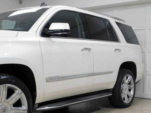 Used 2015 Cadillac Escalade Luxury image 18