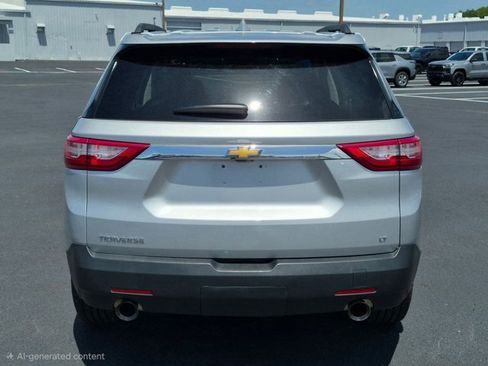 Used 2021 Chevrolet Traverse LT FWD image 6