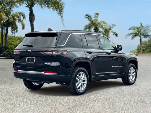 New 2026 Jeep Grand Cherokee Laredo RWD image 4