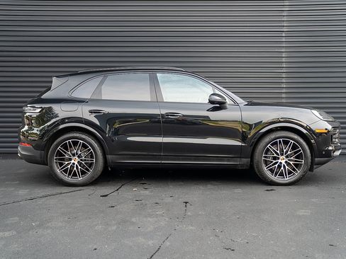 Used 2026 Porsche Cayenne AWD/4WD image 28