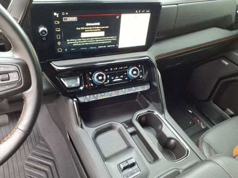 Used 2024 GMC Sierra 2500 AT4 w/ AT4 Premium Plus Package image 33