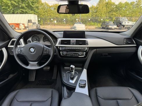 Used 2018 BMW 320i xDrive Sedan w/ Convenience Package AWD/4WD image 27