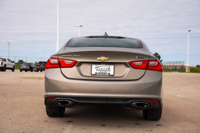 Used 2018 Chevrolet Malibu Premier w/ Premier Sun and Wheel Package FWD image 6