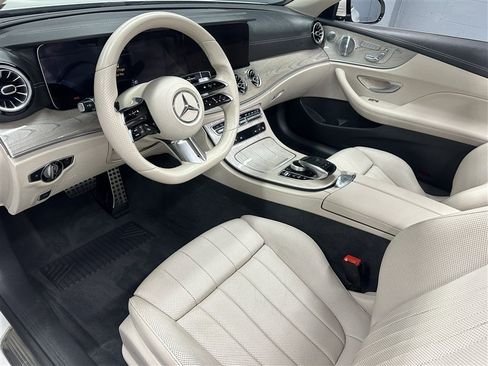 Used 2021 Mercedes-Benz E 450 4MATIC Cabriolet image 2