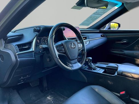 Used 2021 Lexus ES 300h w/ ES 300h Ultra Luxury Package FWD image 17