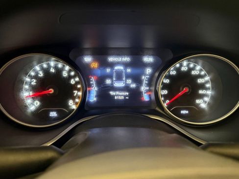 Used 2017 Jeep Compass Limited image 9