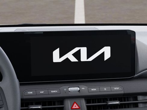 New 2025 Kia K4 LX image 19