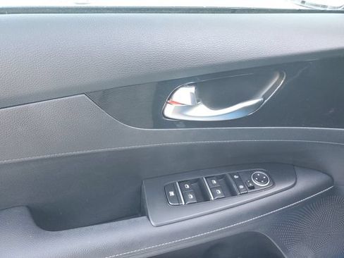 Certified 2023 Kia Forte GT-Line FWD image 16