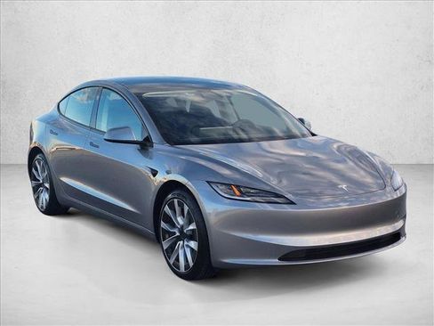 Used 2025 Tesla Model 3 Long Range image 3