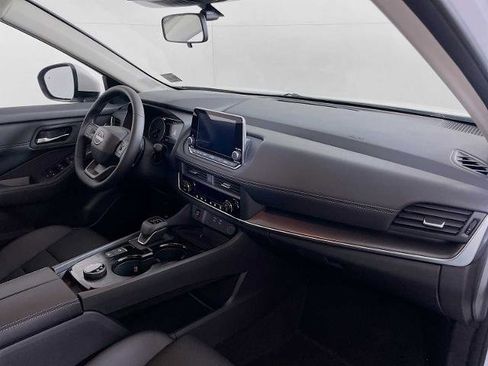 Certified 2026 Nissan Rogue SV w/ SV Premium Package image 28