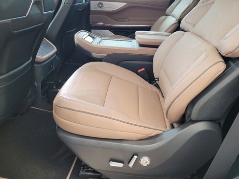 New 2026 Lincoln Navigator Black Label AWD/4WD image 7