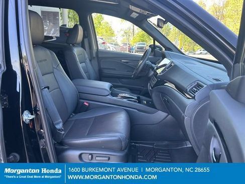 Used 2025 Honda Passport Black Edition image 41