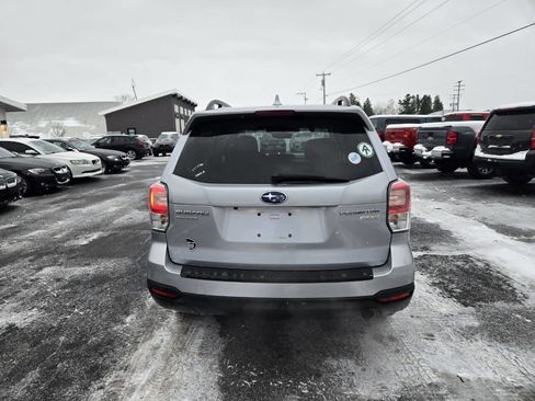 Used 2017 Subaru Forester 2.5i Touring image 12