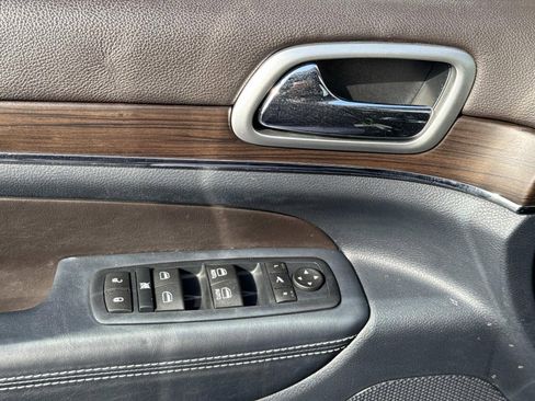 Used 2016 Jeep Grand Cherokee Overland image 20