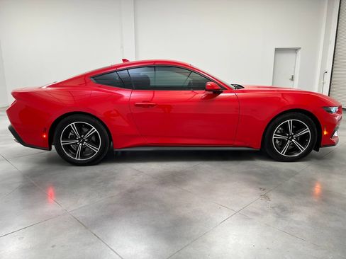 Used 2025 Ford Mustang Coupe RWD image 10