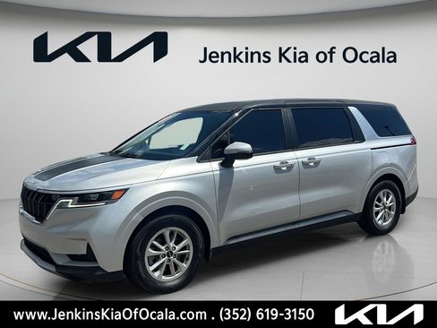 Used 2023 Kia Carnival LX FWD image 7