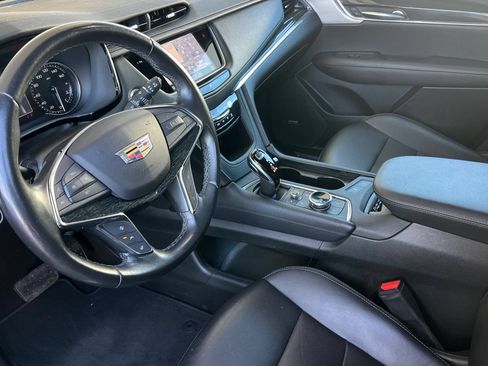 Used 2021 Cadillac XT5 Premium Luxury FWD image 12