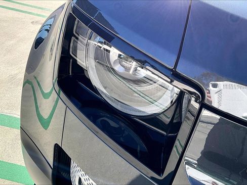 Used 2025 Land Rover Defender 110 S image 30