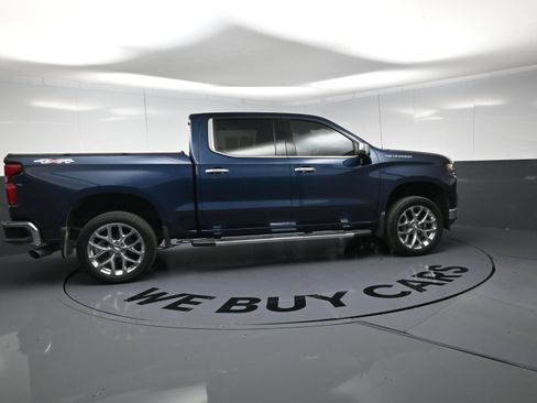 Used 2020 Chevrolet Silverado 1500 LTZ w/ LTZ Plus Package AWD/4WD image 10