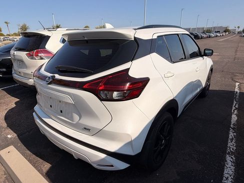Certified 2021 Nissan Kicks SR FWD image 5
