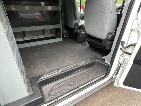Used 2018 Ford Transit 250 130 Low Roof RWD image 22