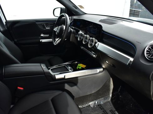 Certified 2025 Mercedes-Benz GLB 250 4MATIC image 38
