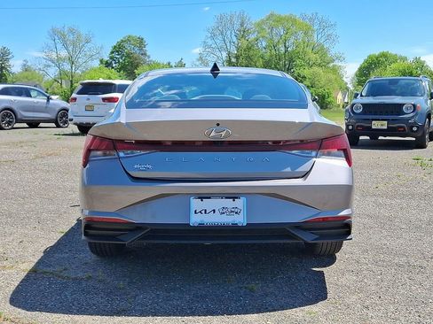 Used 2023 Hyundai Elantra SEL w/ Convenience Package FWD image 6