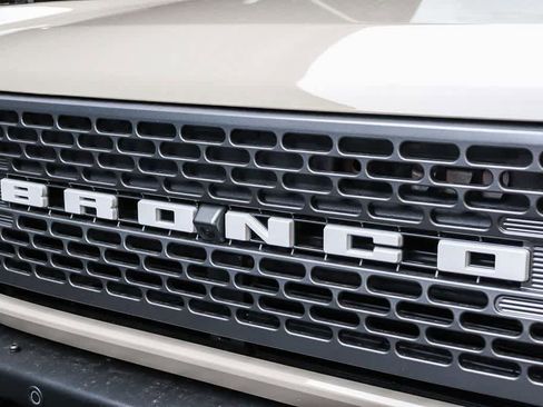 New 2025 Ford Bronco Badlands AWD/4WD image 5