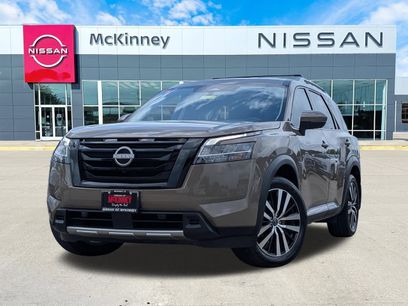 Used 2024 Nissan Pathfinder Platinum w/ Cargo Package