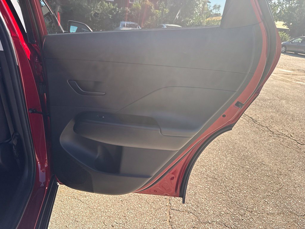Used 2025 Hyundai Kona SEL AWD/4WD image 38
