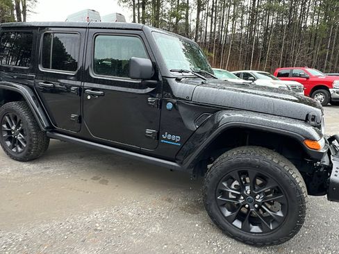 Used 2025 Jeep Wrangler Backcountry image 5