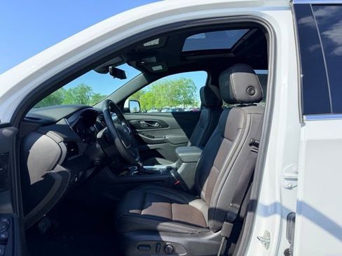 Used 2023 Chevrolet Traverse High Country AWD/4WD image 7