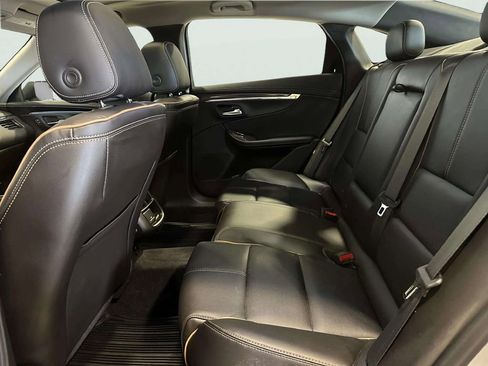 Used 2015 Chevrolet Impala LTZ FWD image 17