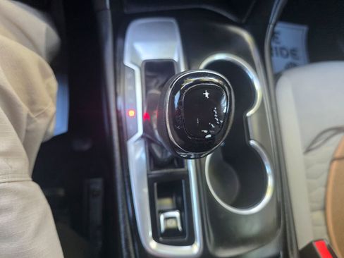 Used 2020 Chevrolet Equinox LS FWD image 33