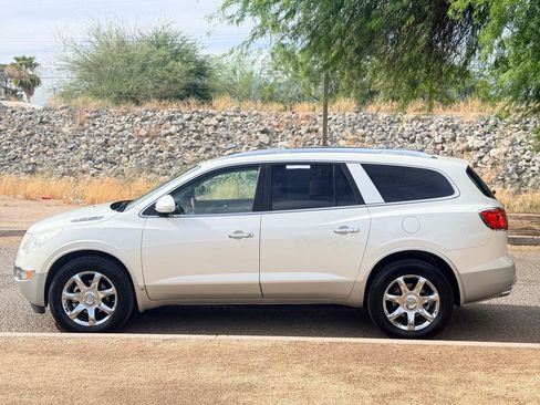 Used 2008 Buick Enclave CXL w/ Entertainment Package #3 FWD image 2