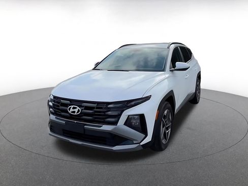 Used 2025 Hyundai Tucson SEL FWD image 6