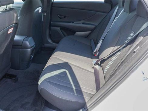 New 2025 Hyundai Elantra SEL image 23