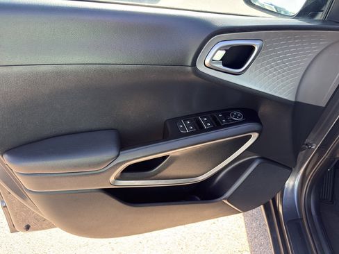 Used 2024 Kia Soul LX w/ Option Group 015 image 12