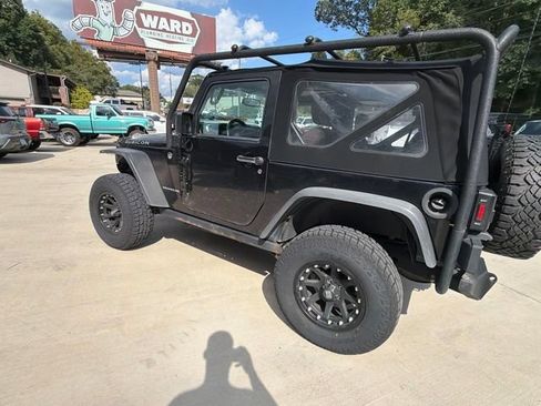 Used 2015 Jeep Wrangler Rubicon w/ Power Convenience Group AWD/4WD image 13