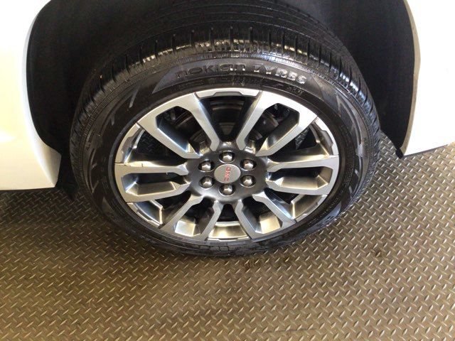 Used 2020 GMC Acadia Denali w/ Denali Ultimate Package AWD/4WD image 29