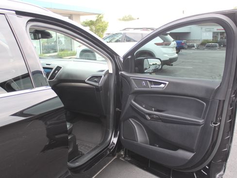 Used 2019 Ford Edge SEL w/ Equipment Group 201A AWD/4WD image 27