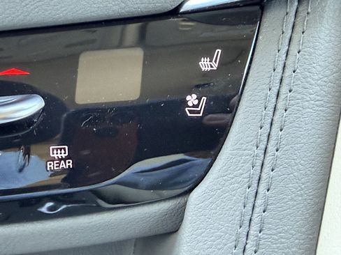 Certified 2024 Cadillac XT5 Premium Luxury image 26