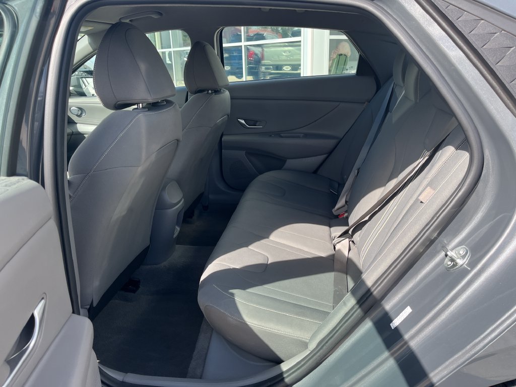 Used 2024 Hyundai Elantra SEL FWD image 12