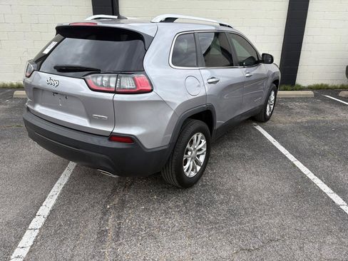 Used 2019 Jeep Cherokee Latitude w/ Popular Appearance Group image 3