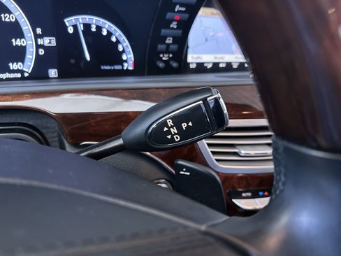 Used 2012 Mercedes-Benz S 550 4MATIC image 23