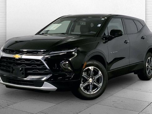 Used 2025 Chevrolet Blazer LT AWD/4WD image 12