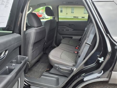 Used 2025 Nissan Pathfinder SV AWD/4WD image 22