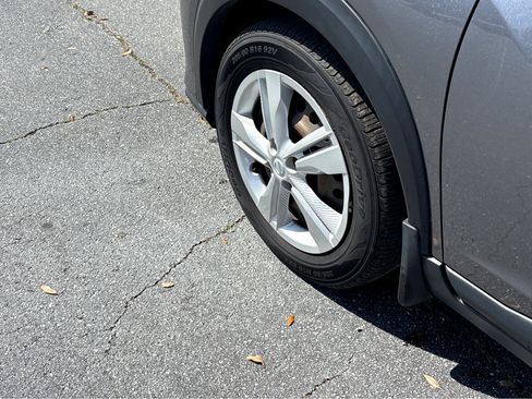 Used 2023 Nissan Kicks S image 19