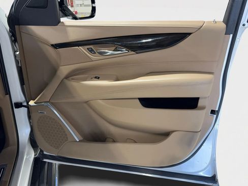 Used 2020 Cadillac Escalade ESV Platinum image 19