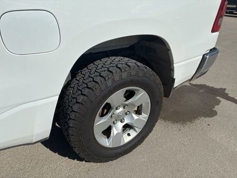 Used 2019 RAM 1500 Big Horn AWD/4WD image 9